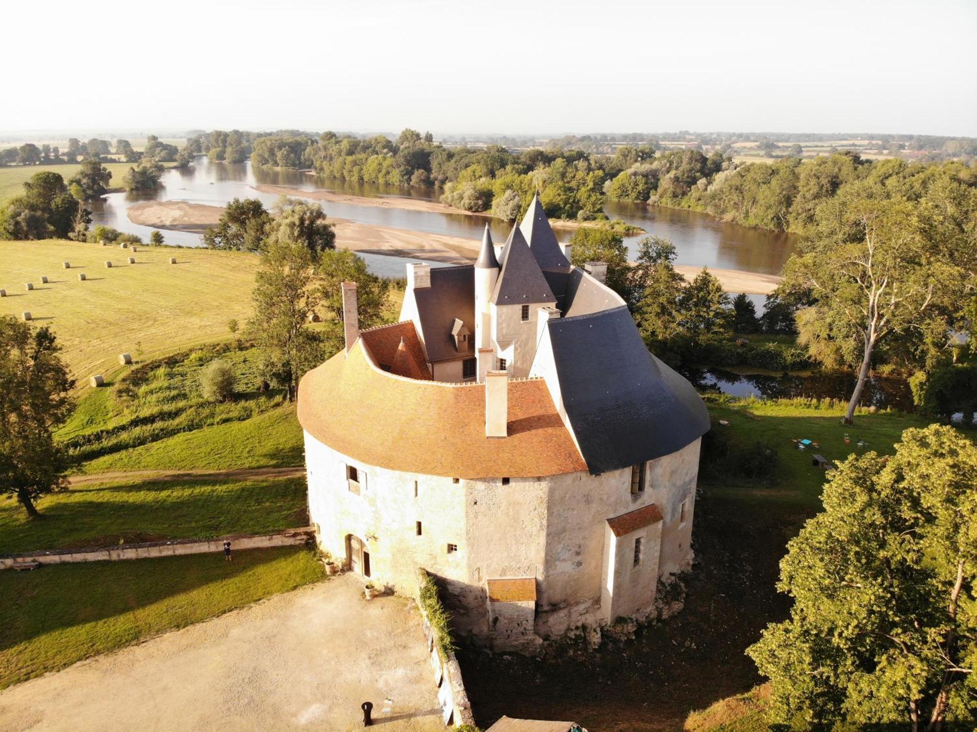 Chambre D'Hote, Chateau De Meauce Louise Et Marie Saincaize-Meauce ภายนอก รูปภาพ